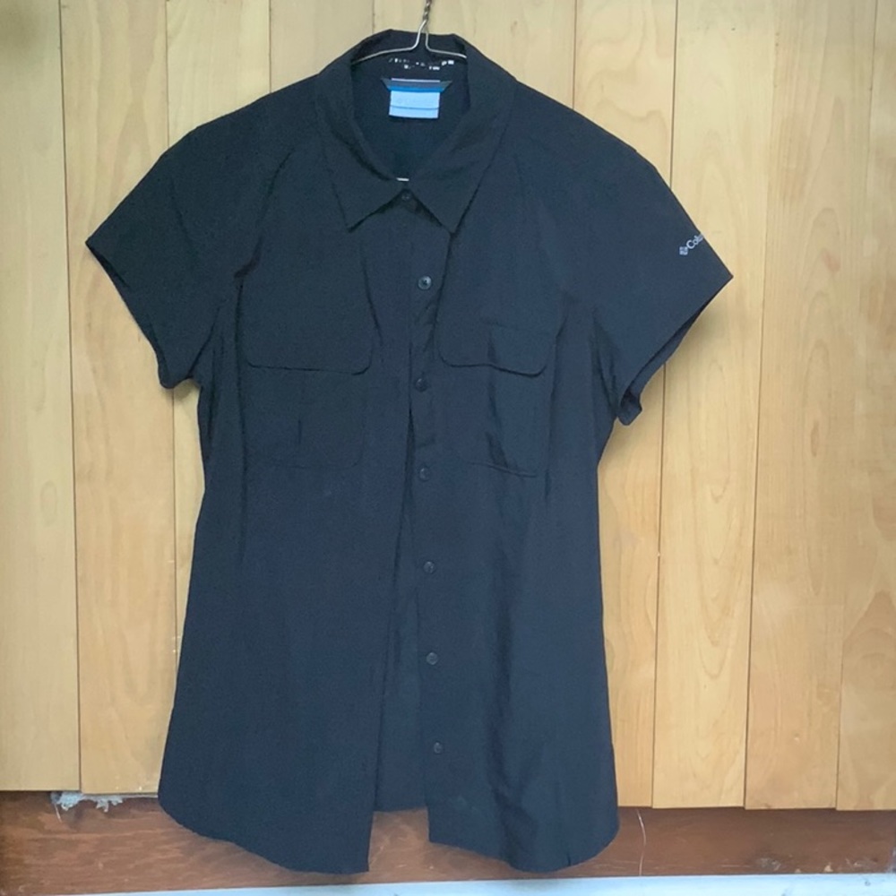 Columbia omni-shade sun protection button up shirt.  Like new.  Xs